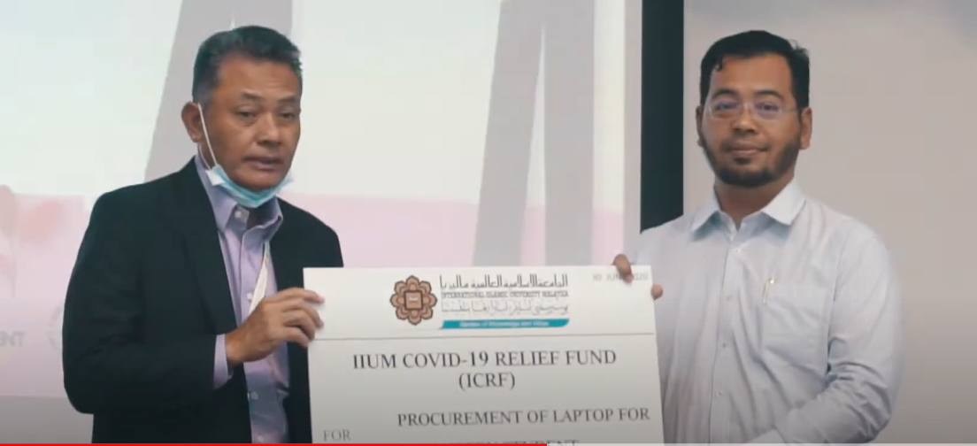 Laptop Handover Ceremony for IIUM Needy Students